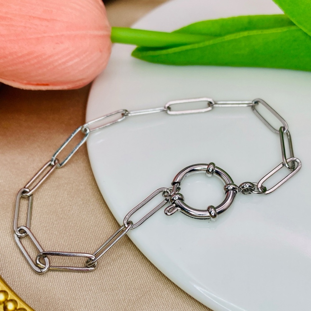 Elegant Paperclip Style Silver Chain Bracelet